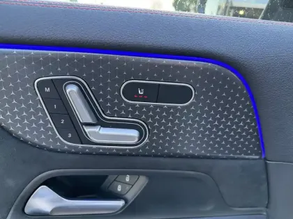 Photo 11 Mercedes GLA  250 e 8G-DCT