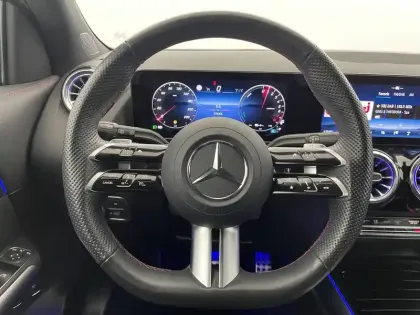 Photo 42 Mercedes GLA  250 e 8G-DCT