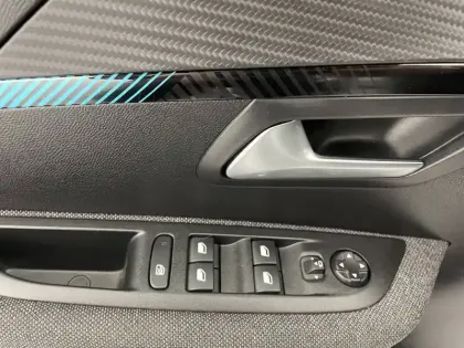 Photo 31 Peugeot 208  Electrique 50 kWh 136ch