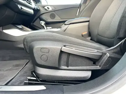 Photo 12 BMW Serie 1 118i 136 ch DKG7