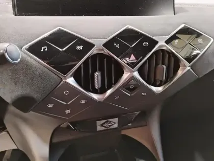 Photo 12 DS DS 3 DS3 Crossback PureTech 100 BVM6 Performance Line