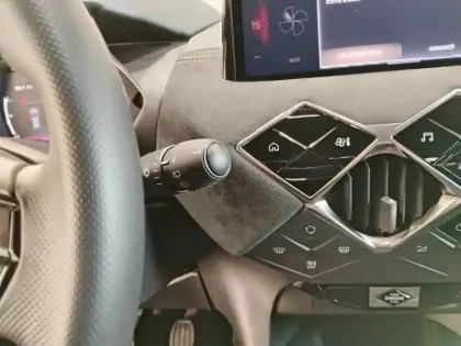 Photo 17 DS DS 3  PureTech 100 BVM6 Performance Line