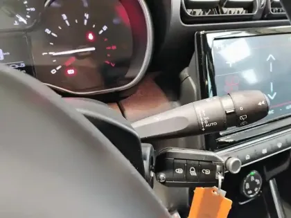 Photo 17 Citroën C3 Aircross  PureTech 110 S&S BVM6 Plus