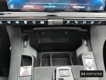 Photo 12 DS DS 7 DS7 Crossback Hybride E-Tense 300 EAT8 4x4 Performance Line+