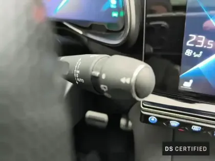Photo 16 DS DS 7 DS7 Crossback Hybride E-Tense 300 EAT8 4x4 Performance Line+