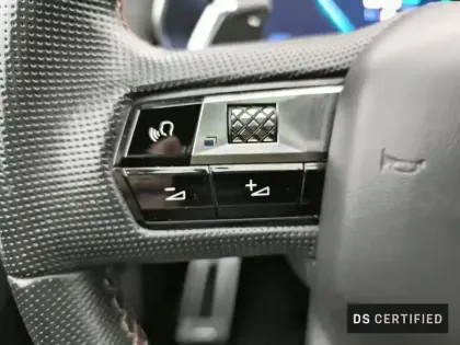 Photo 18 DS DS 7 DS7 Crossback Hybride E-Tense 300 EAT8 4x4 Performance Line+