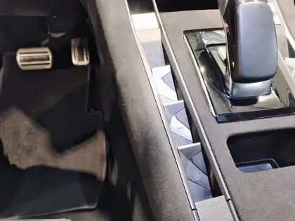 Photo 19 DS DS 7 DS7 Crossback Hybride E-Tense 225 EAT8 Performance Line