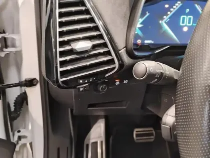 Photo 16 DS DS 7 DS7 Crossback Hybride E-Tense 225 EAT8 Performance Line