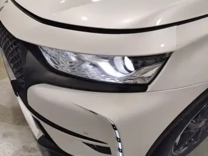 Photo 13 DS DS 7 DS7 Crossback Hybride E-Tense 225 EAT8 Performance Line