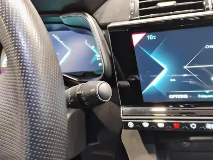 Photo 17 DS DS 7 DS7 Crossback Hybride E-Tense 225 EAT8 Performance Line