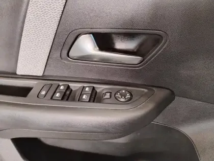 Photo 19 Citroën C4  PureTech 130 S&S EAT8 Feel Pack