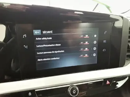 Photo 21 Opel Mokka  Electrique 136 ch & Batterie 50 kWh