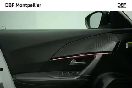 Photo 15 Peugeot 2008 PureTech 155 S&S EAT8 GT Pack