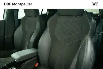 Photo 14 Peugeot 2008 PureTech 155 S&S EAT8 GT Pack