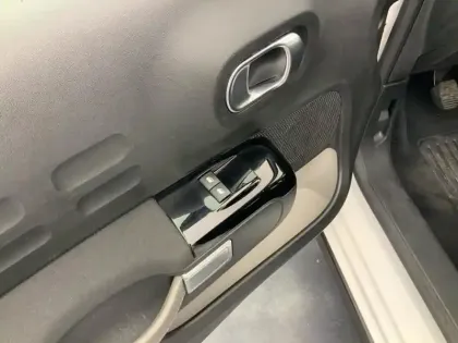 Photo 19 Citroën C3  BlueHDi 100 S&S BVM5 Shine Business