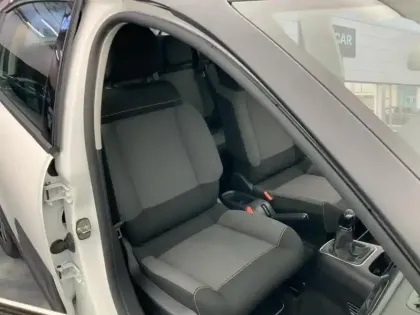 Photo 8 Citroën C3  BlueHDi 100 S&S BVM5 Shine Business