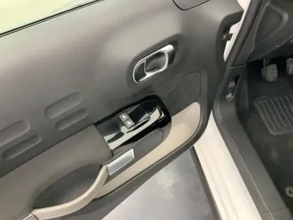 Photo 19 Citroën C3  BlueHDi 100 S&S BVM5 Shine Business