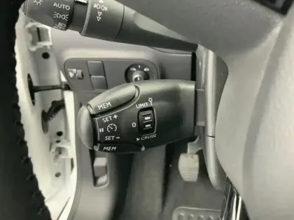 Photo 17 Citroën C3  BlueHDi 100 S&S BVM5 Shine Business