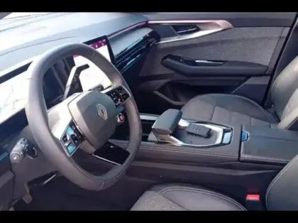 Photo 9 Renault Espace  1.2 E-Tech full hybrid 200ch esprit Alpine 7 places - 24