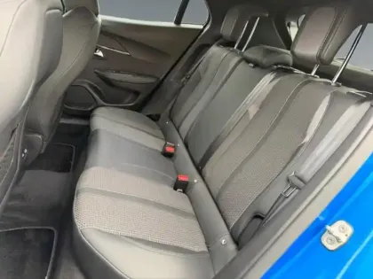 Photo 12 Peugeot 2008  e- 136ch GT