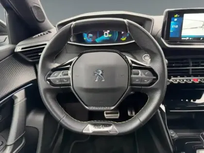 Photo 11 Peugeot 2008  e- 136ch GT