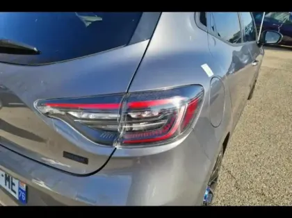 Photo 13 Renault Clio  1.6 E-Tech 145ch full hybrid esprit Alpine - 24