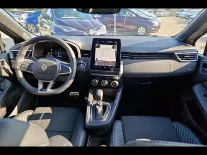 Photo 8 Renault Clio  1.6 E-Tech 145ch full hybrid esprit Alpine - 24