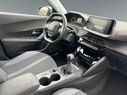 Photo 14 Peugeot 2008  1.2 PureTech 130ch S&S Allure