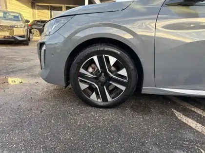 Photo 10 Peugeot 208  1.2 PureTech 100ch S&S Allure