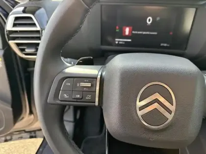Photo 13 Citroën C4  1.2 Hybride 145ch S&S MAX Automatique