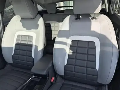 Photo 11 Citroën C4  1.2 Hybride 145ch S&S MAX Automatique