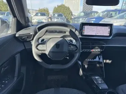 Photo 11 Peugeot 2008  1.2 Hybrid 136ch Allure e-DCS6