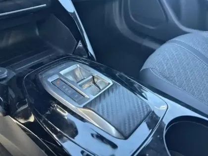 Photo 14 Peugeot 2008  1.2 Hybrid 136ch Allure e-DCS6