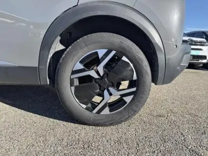 Photo 10 Peugeot 2008  1.2 Hybrid 136ch Allure e-DCS6