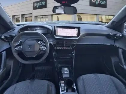 Photo 7 Peugeot 2008  1.2 Hybrid 136ch Allure e-DCS6