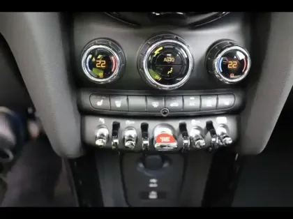 Photo 13 Mini Mini  Cooper 136ch Edition Resolute Plus BVA7