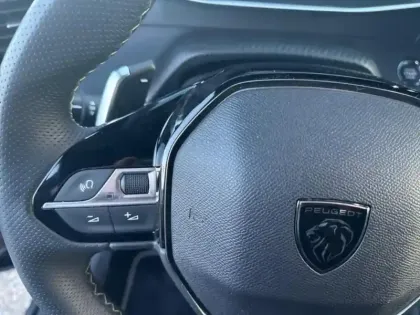 Photo 28 Peugeot 2008  1.2 Hybrid 145ch GT Exclusive e-DCS6