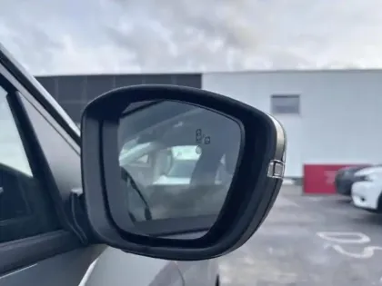 Photo 11 Peugeot 208  1.2 Hybrid 110ch Allure e-DCS6