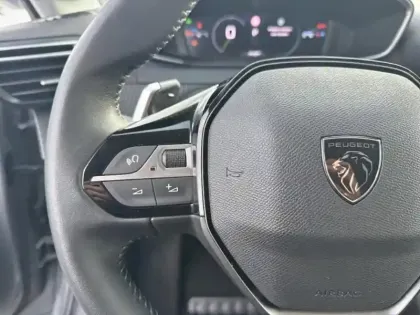 Photo 14 Peugeot 208  1.2 Hybrid 110ch Allure e-DCS6