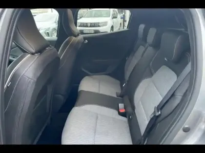 Photo 10 Renault Clio  1.6 E-Tech 145ch full hybrid Techno - 25