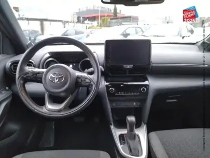 Photo 14 Toyota Yaris  Cross 116h Design MY22 Siege chauf Camera