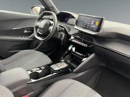 Photo 14 Peugeot 2008  1.2 Hybrid 145ch Allure e-DCS6