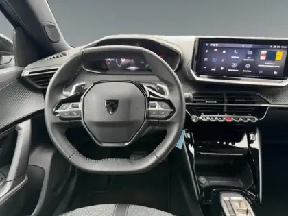 Photo 10 Peugeot 2008  1.2 Hybrid 145ch Allure e-DCS6