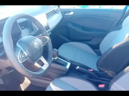 Photo 9 Renault Clio  1.6 E-Tech 145ch full hybrid Evolution - 24