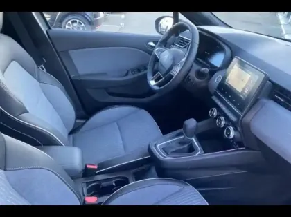 Photo 13 Renault Clio  1.6 E-Tech 145ch full hybrid Evolution - 25