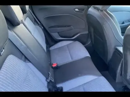 Photo 12 Renault Clio  1.6 E-Tech 145ch full hybrid Evolution - 25