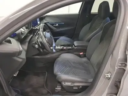 Photo 11 Peugeot 208  1.2 Hybrid 145ch GT e-DCS6