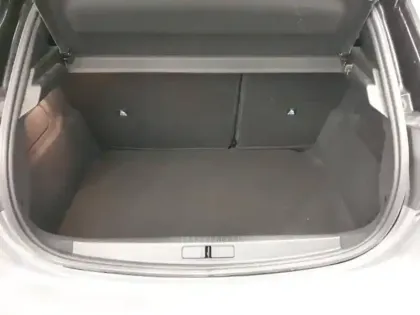 Photo 9 Peugeot 208  1.2 Hybrid 145ch GT e-DCS6