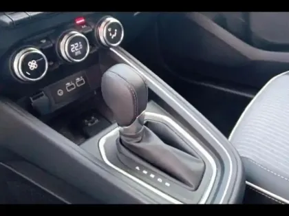 Photo 13 Renault Clio  1.6 E-Tech 145ch full hybrid Techno - 25