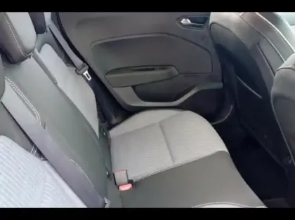 Photo 7 Renault Clio  1.6 E-Tech 145ch full hybrid Techno - 25